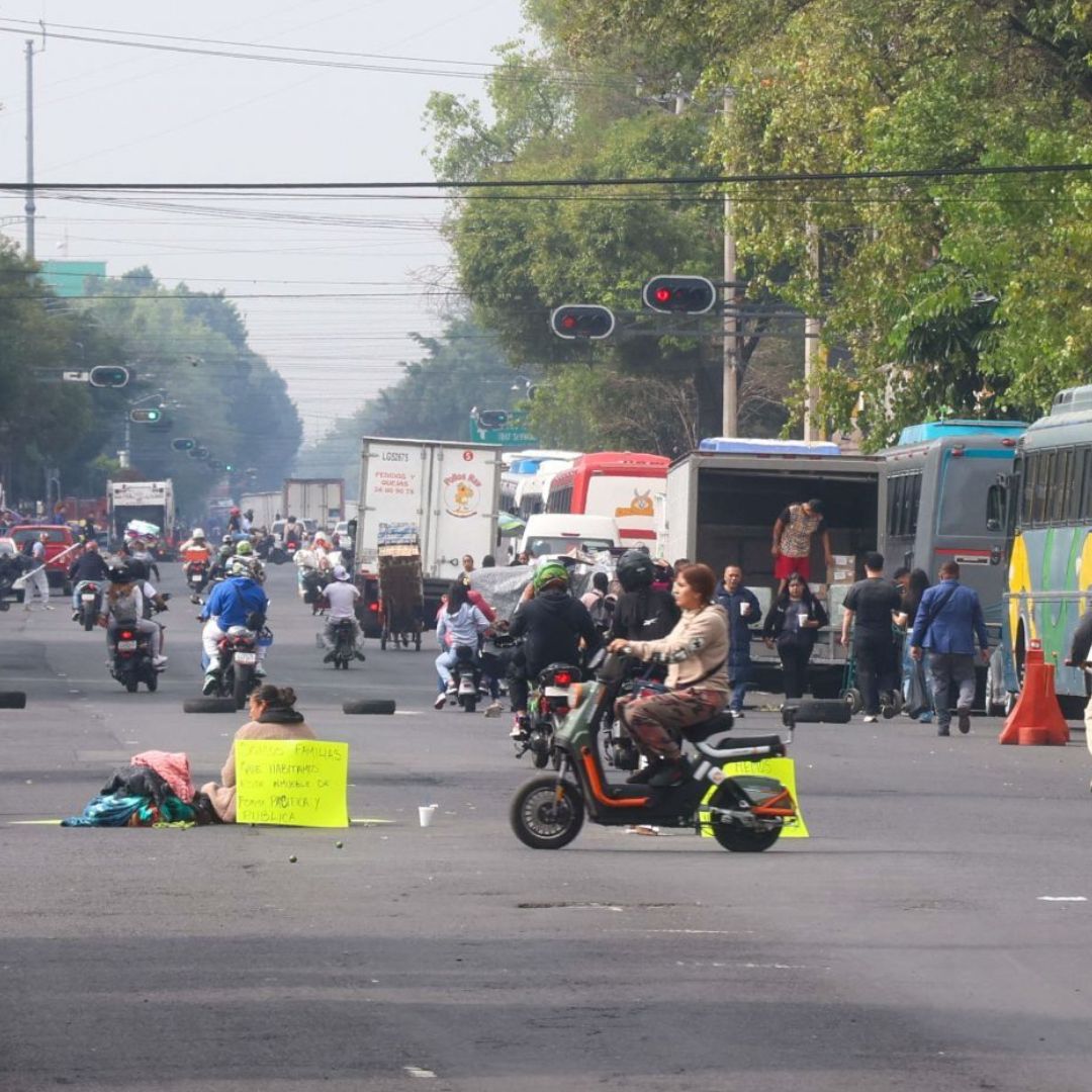 Bloqueo en Eje 1 Norte y Vidal Alcocer en la Ciudad de México.